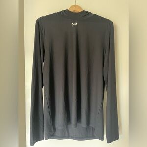 NWT Women’s Large UA Black pullover